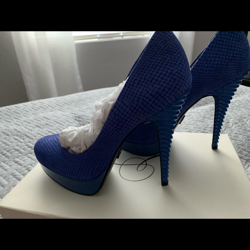 Rachel Roy Pumps in Blue
